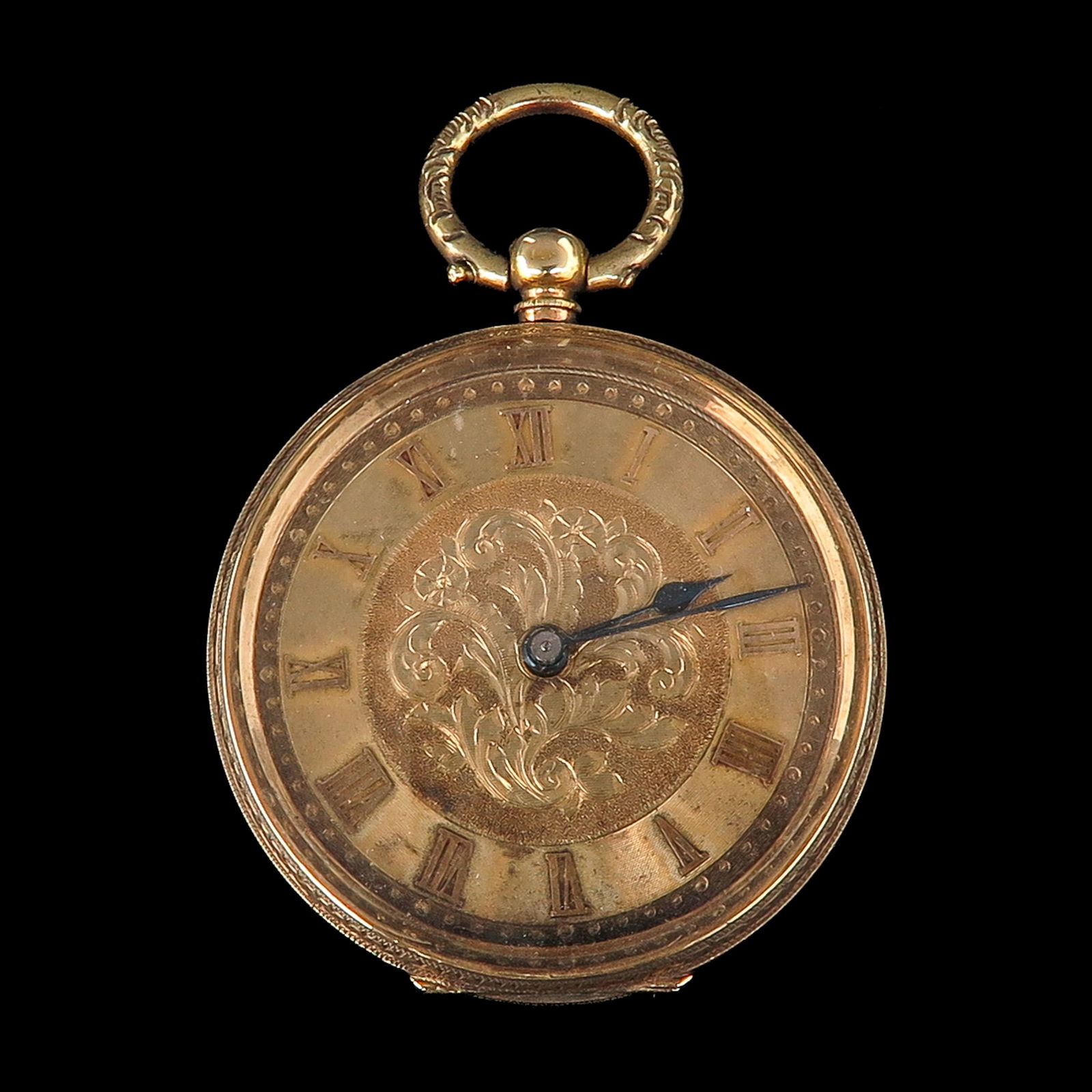 A 14KG Pocket Watch: With a 14-karat gold outer case, engraved dial with Roman numerals, diameter 34 mm.
