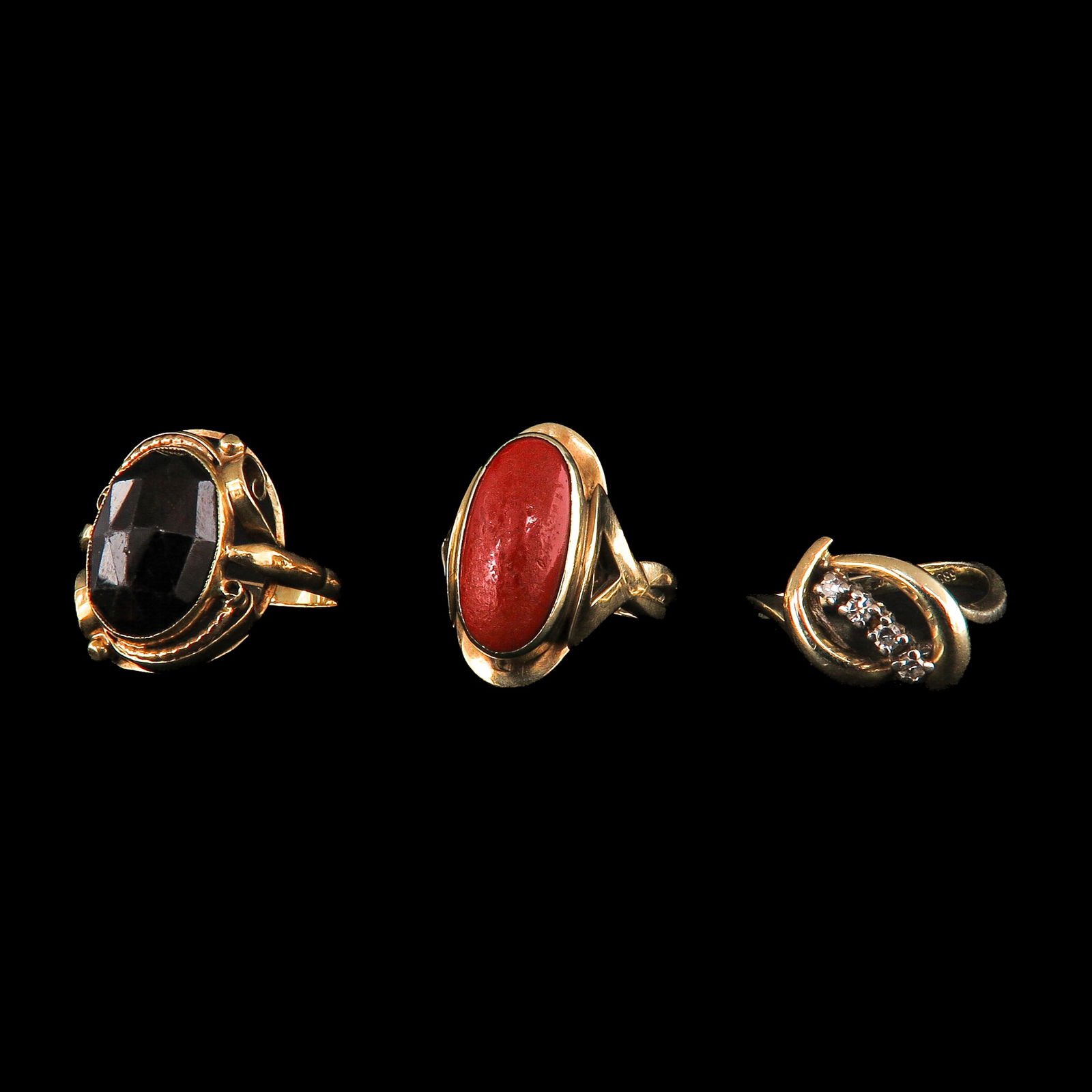A Group of 3 Ladies Rings (1 of 9)