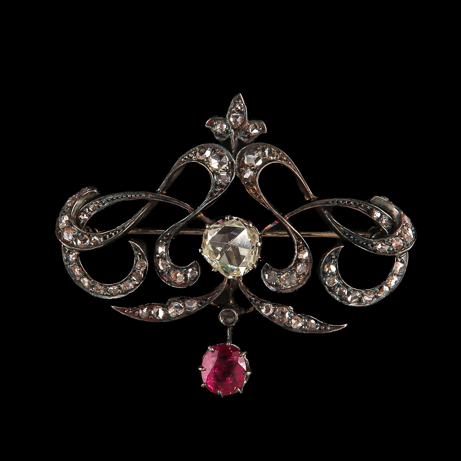 An Art Nouveau Diamond Brooch (1 of 2)