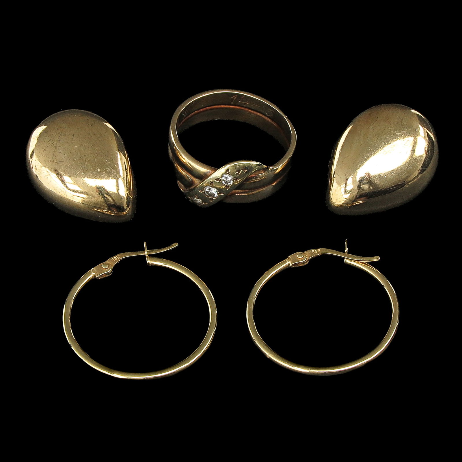 A Diverse Group of Jewelry (1 of 10)