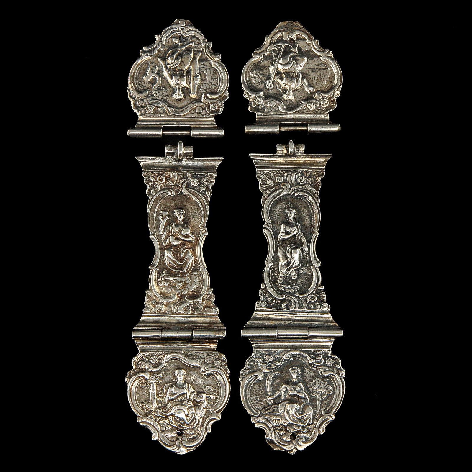 A Pair of Silver Bible Clasps (1 of 6)