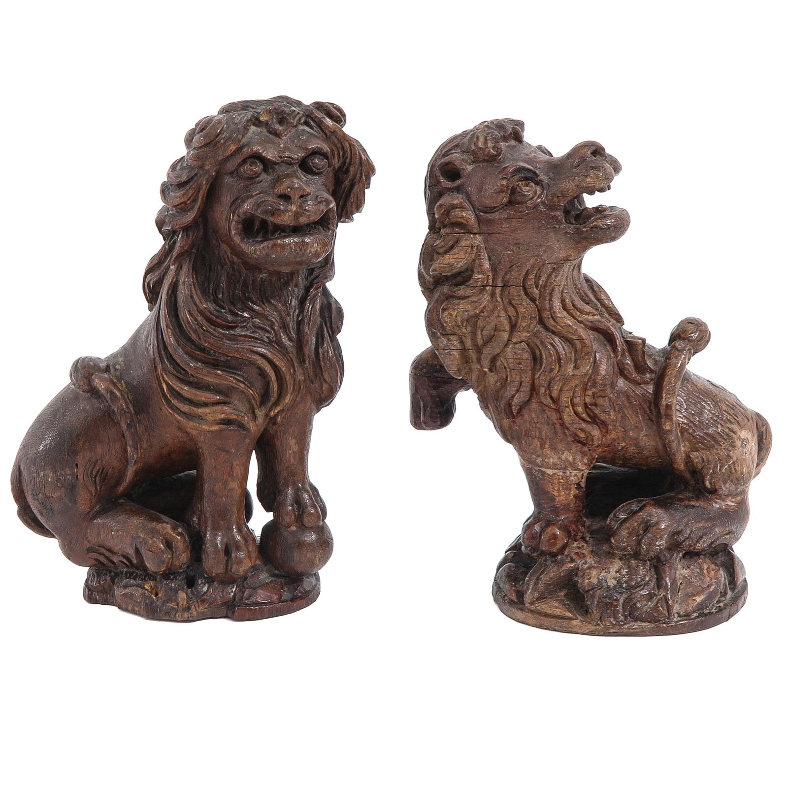 A Pair of Carved Wooden Lions (1 of 8)