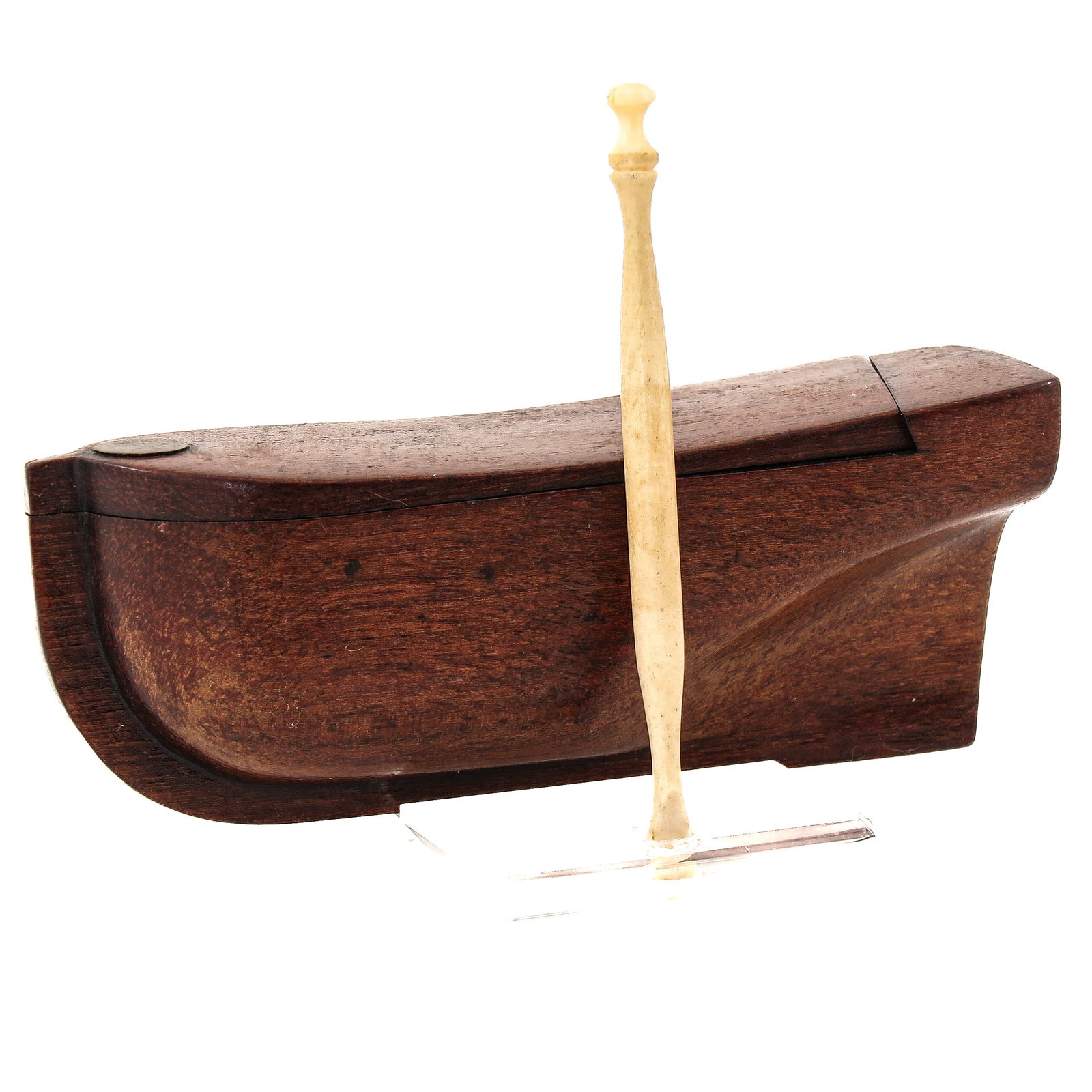 A Carved Wood Snuff Box (1 of 8)