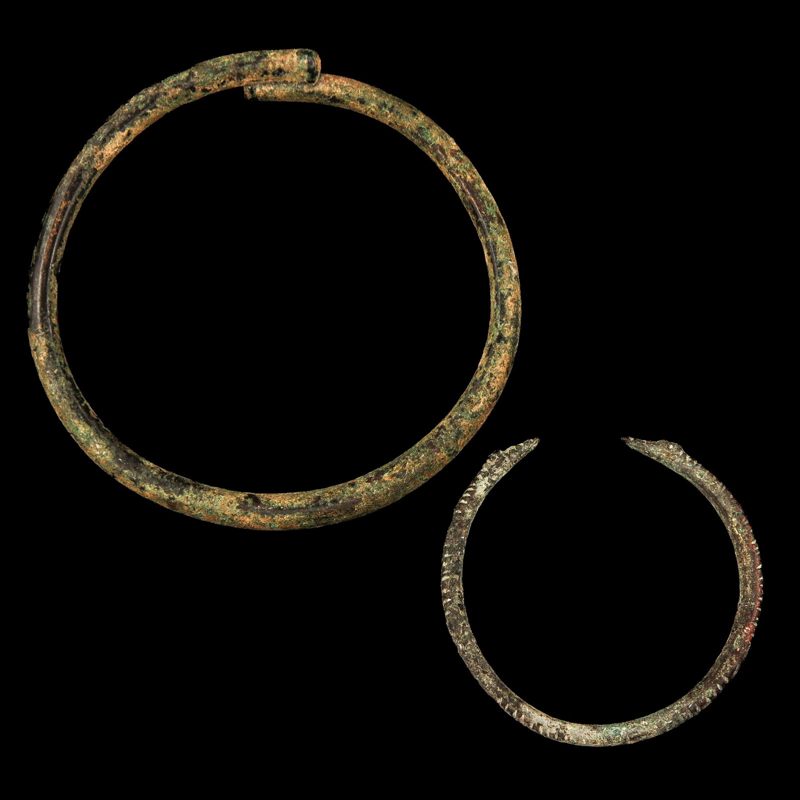 A Lot of 2 Viking Arm Rings (1 of 10)