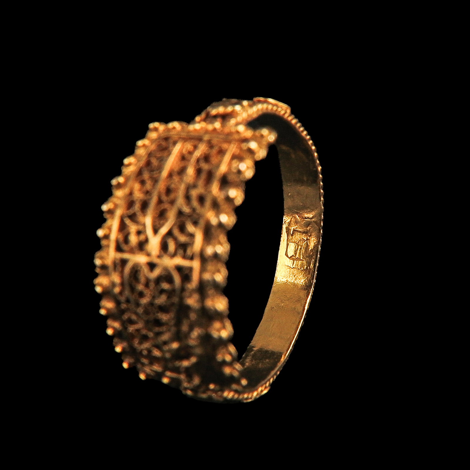 An 18KG Ring - 4