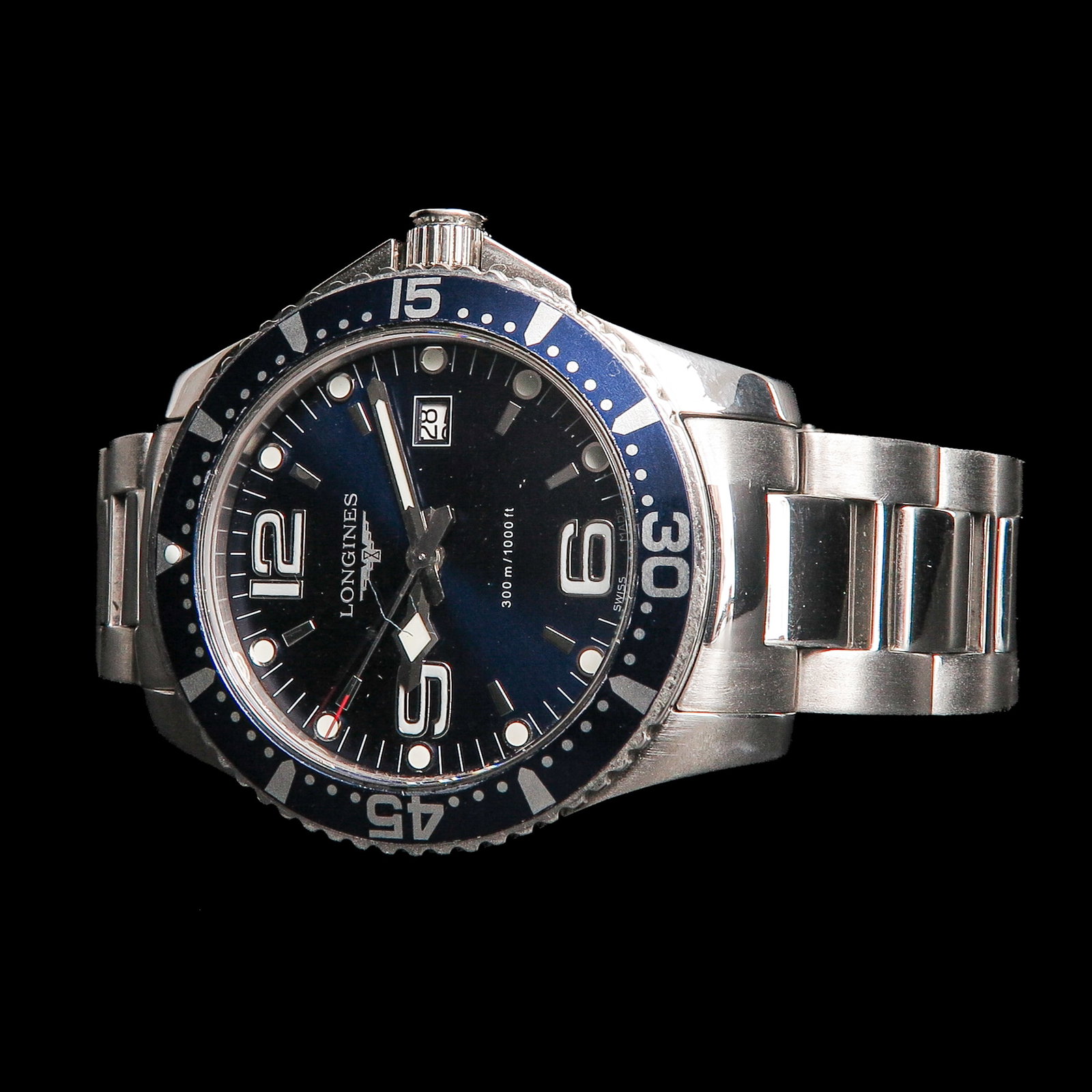 A Mens Longines Watch: Longines Hydro Conquest, quartz, steel, dark blue dial, case diameter 40 mm