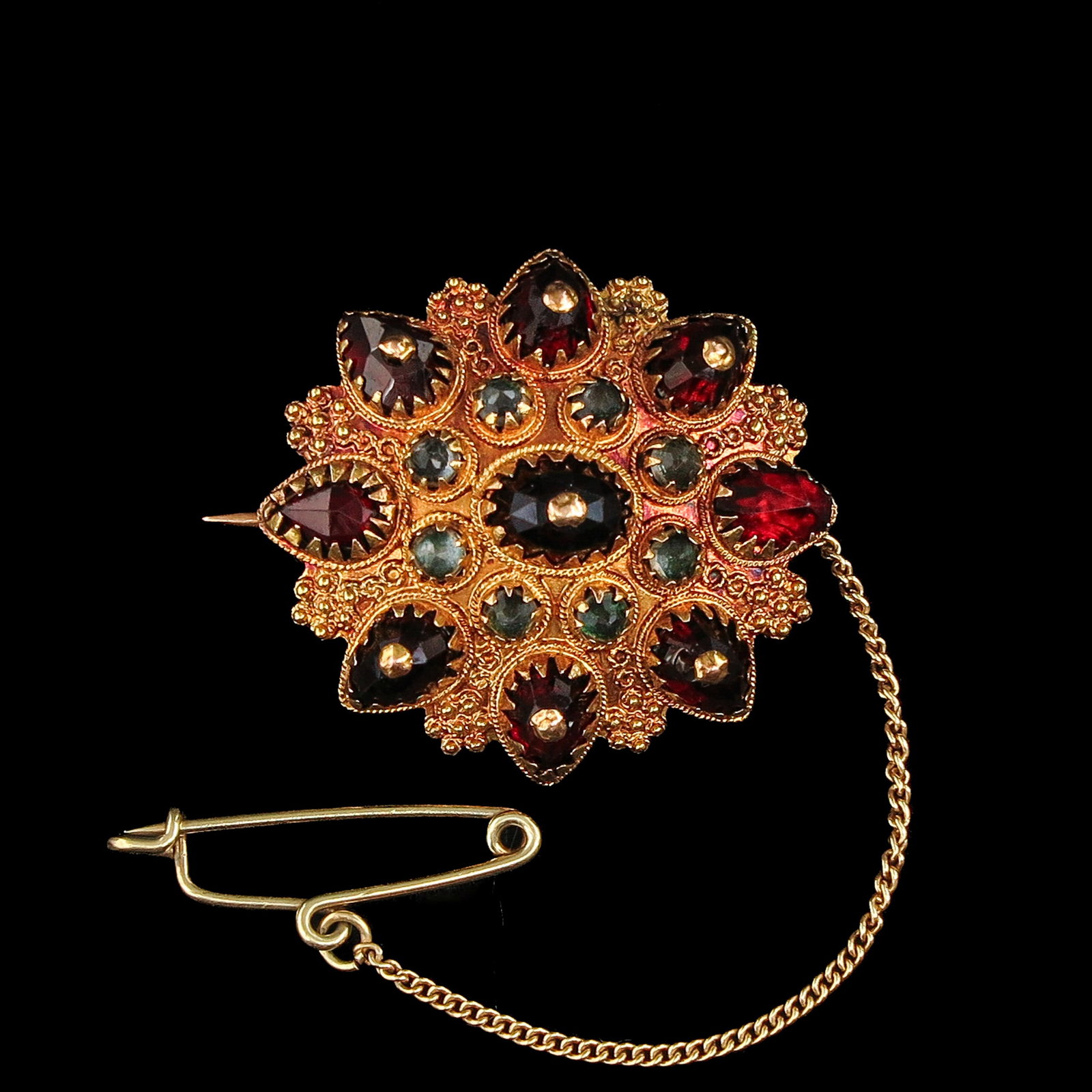 A 14KG Garnet Brooch (1 of 3)
