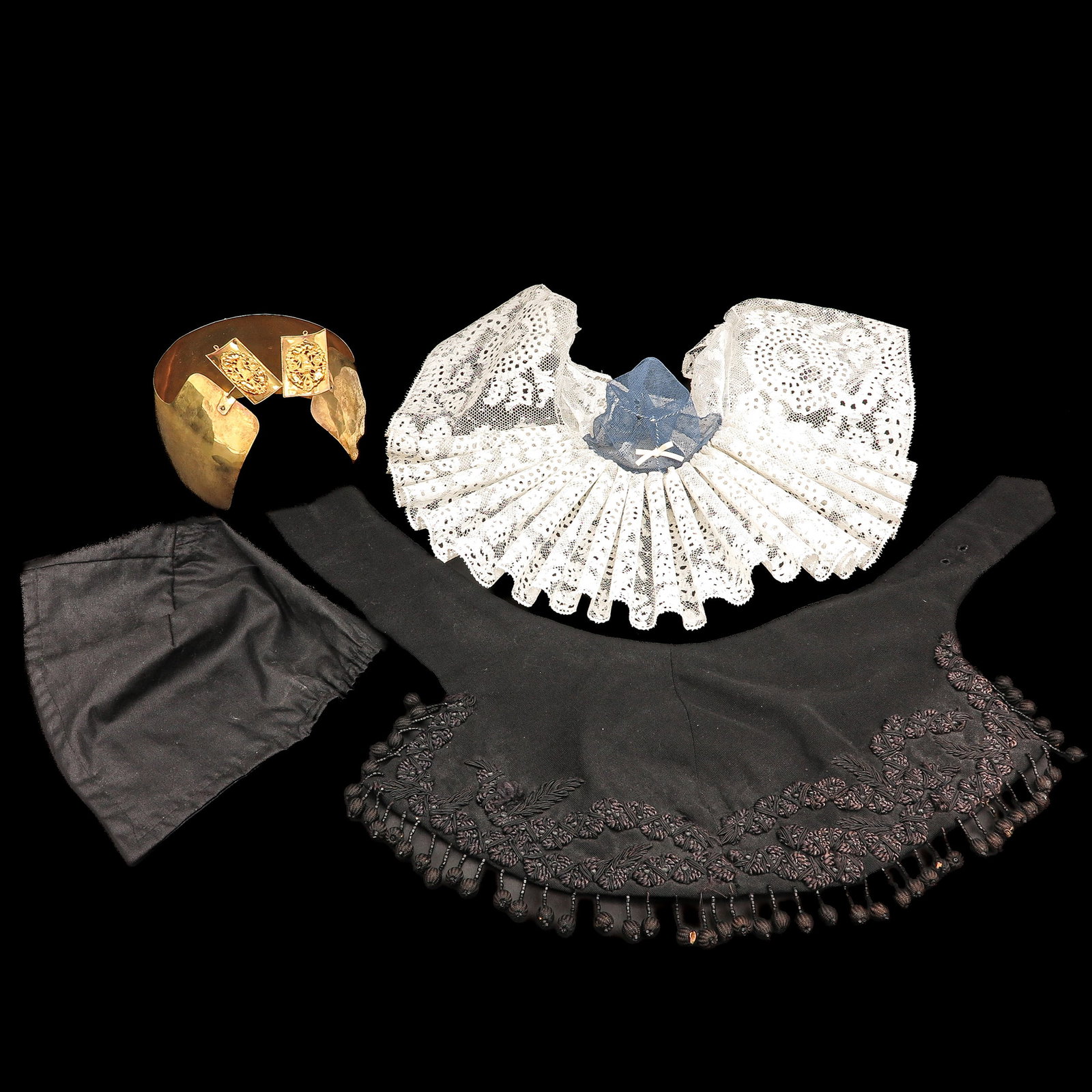 A Group of Traditional Dutch Jewelry (1 of 10)