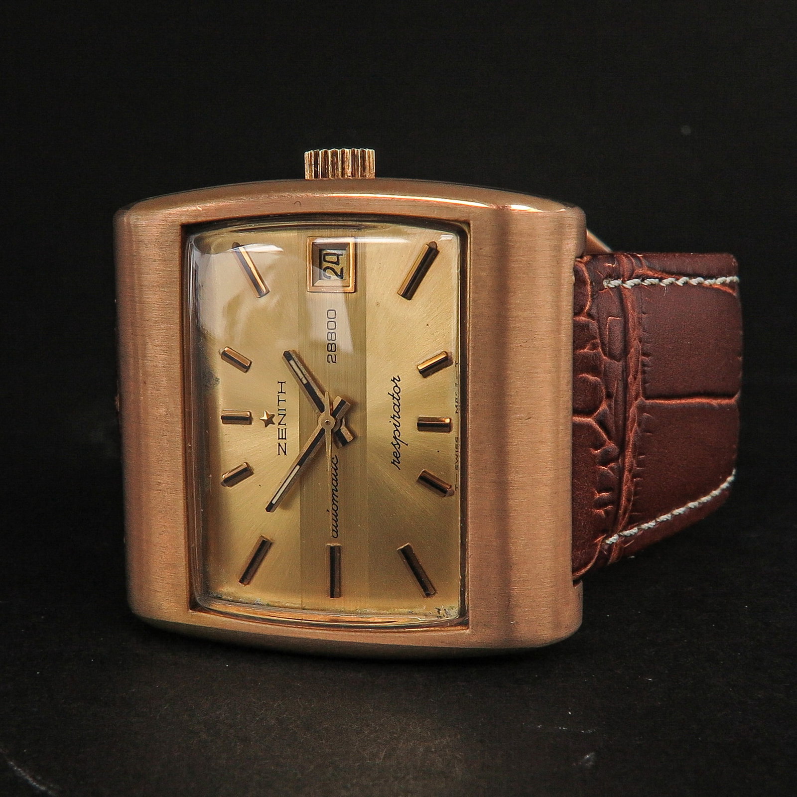 A Mens Zenith Watch: Zenith Respirator, automatic, gold-plated, with brown leather strap, case diameter 36 mm