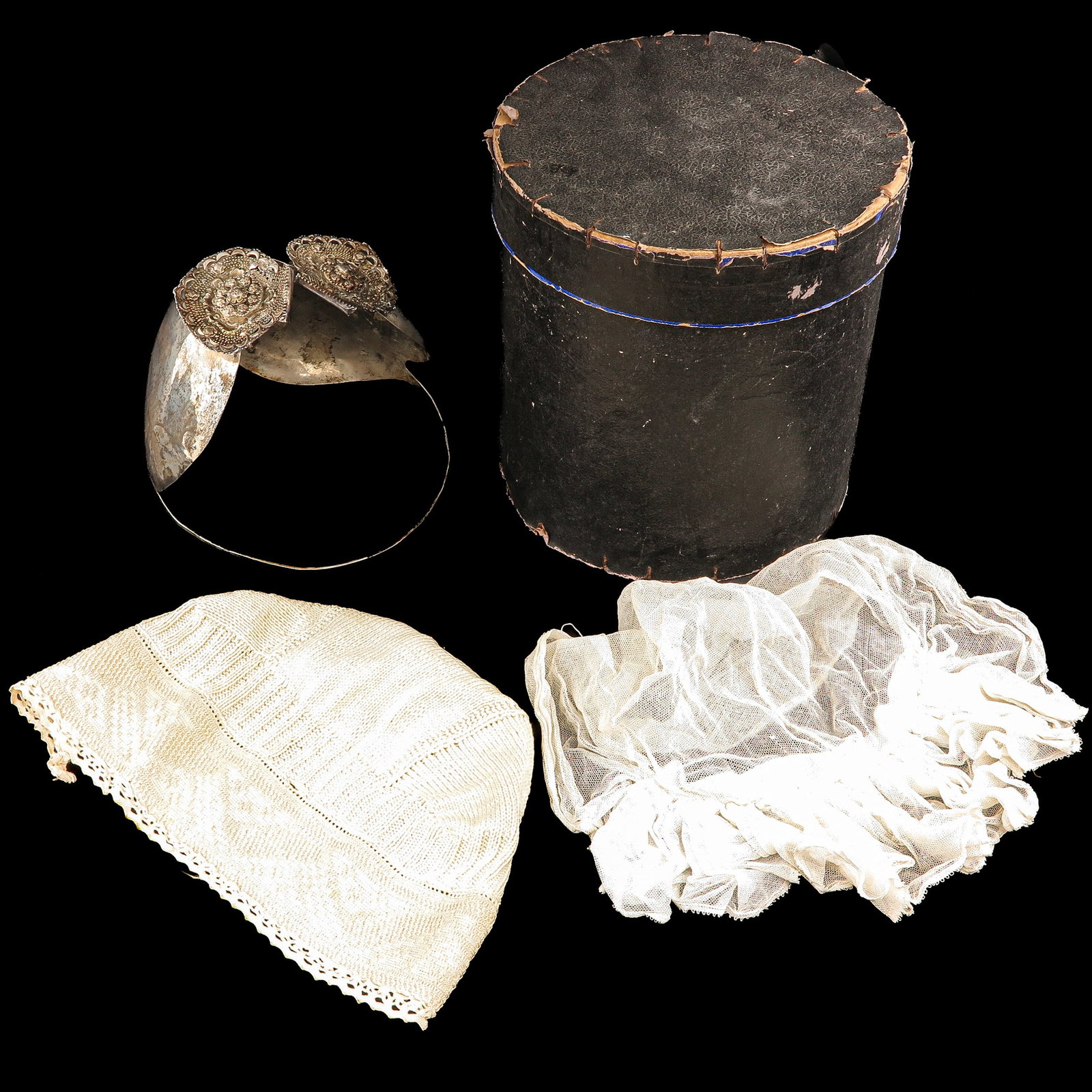 A Group of Traditional Dutch Jewelry (1 of 8)
