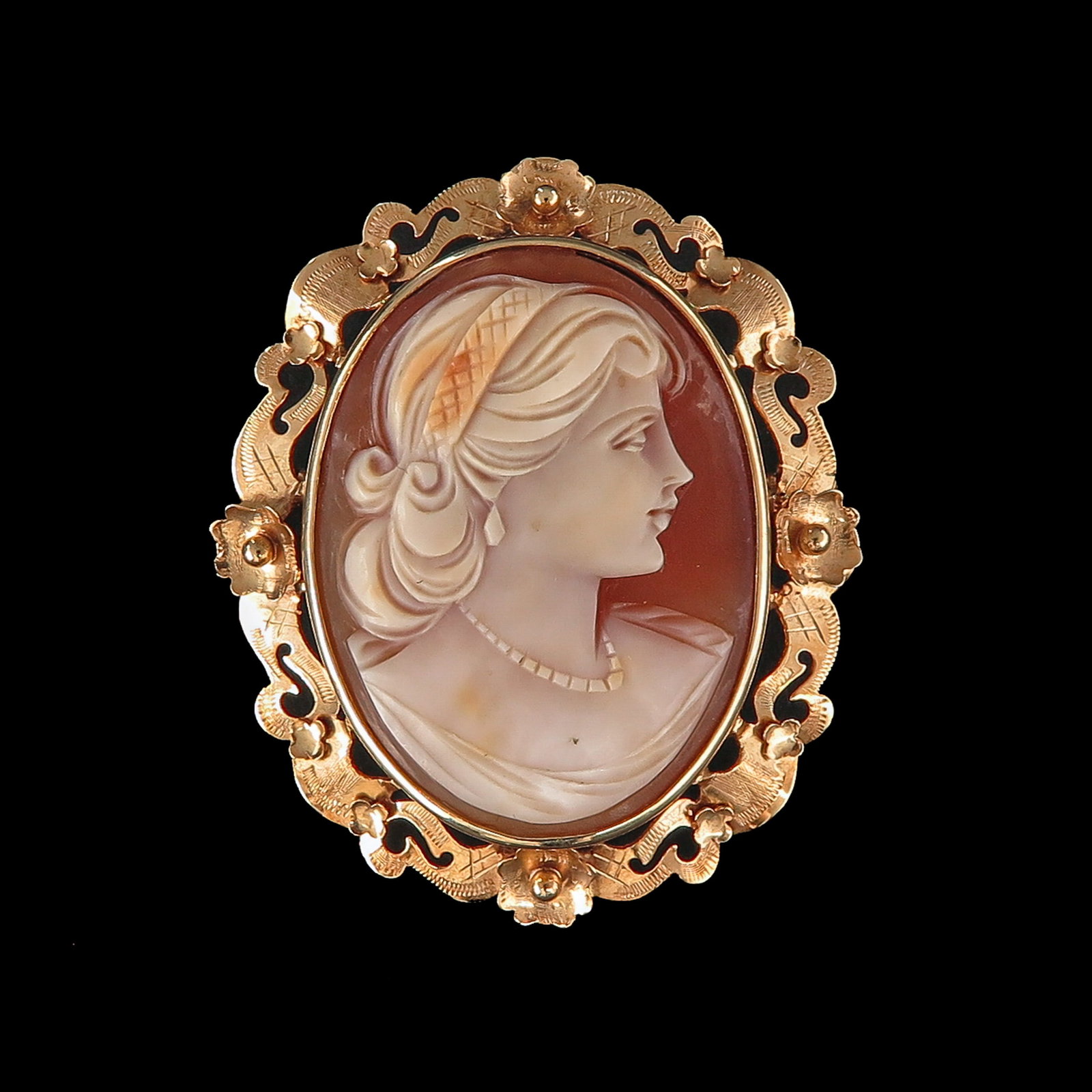 A Cameo Brooch: and pendant, in a 14 Krt. gold setting, depicting a lady, length 45 mm