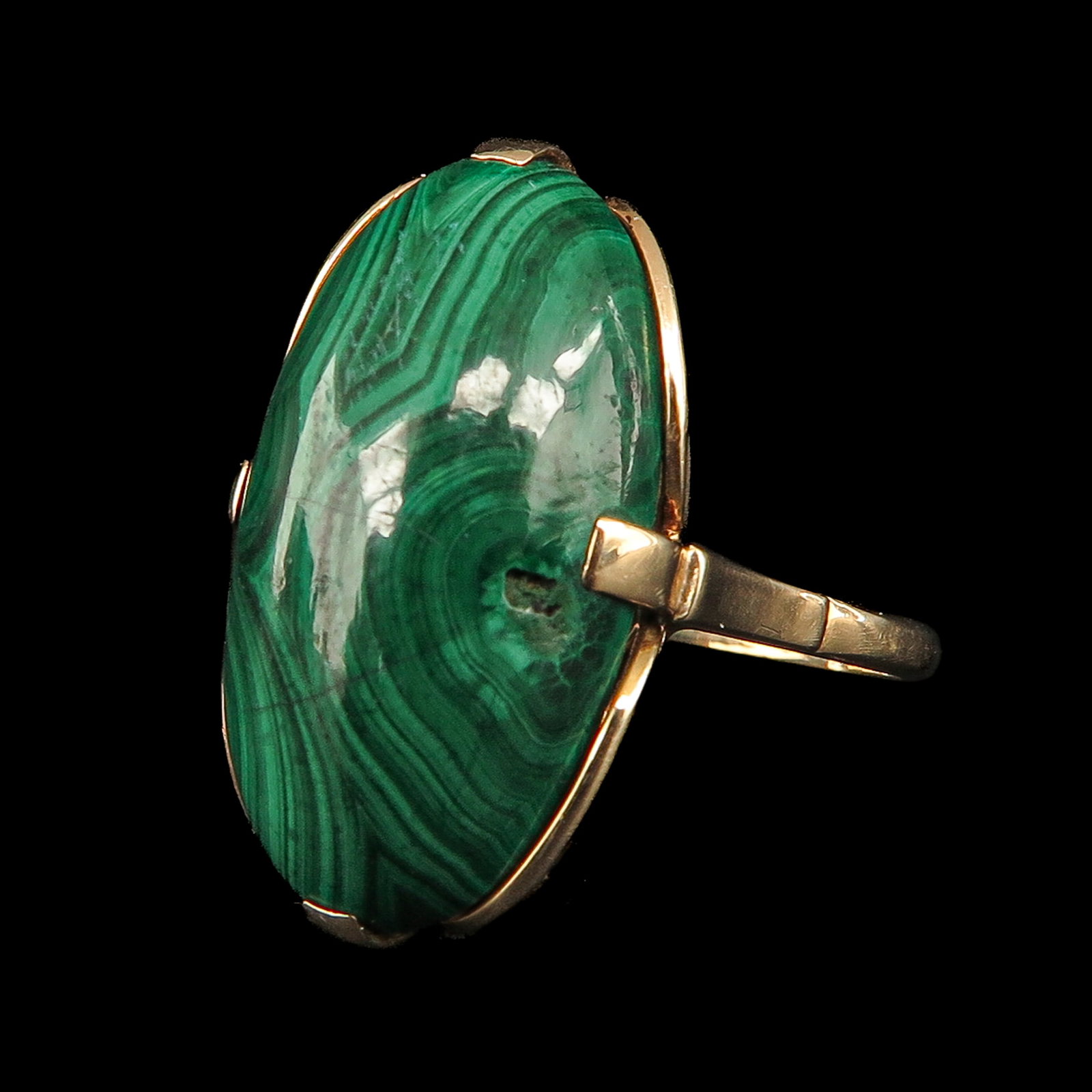 A Ladies Malachite Ring (1 of 4)