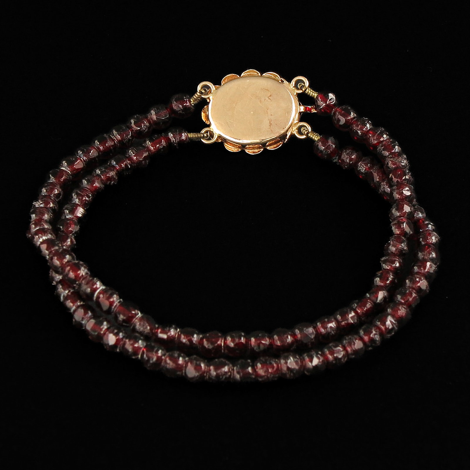 A Garnet Bracelet - 2
