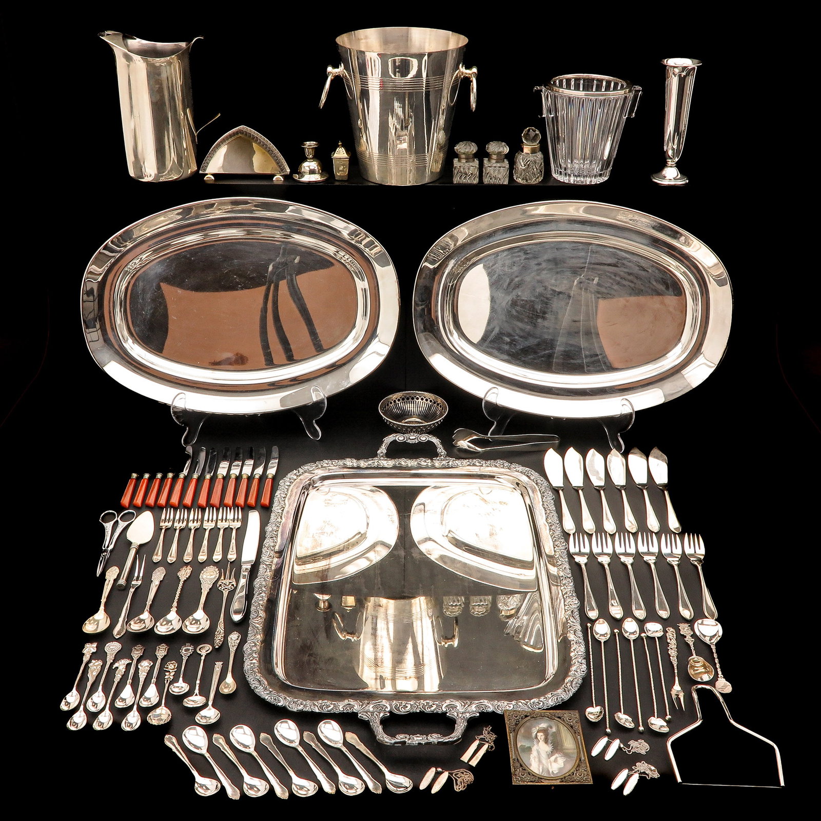 A Collection of Tableware (1 of 10)