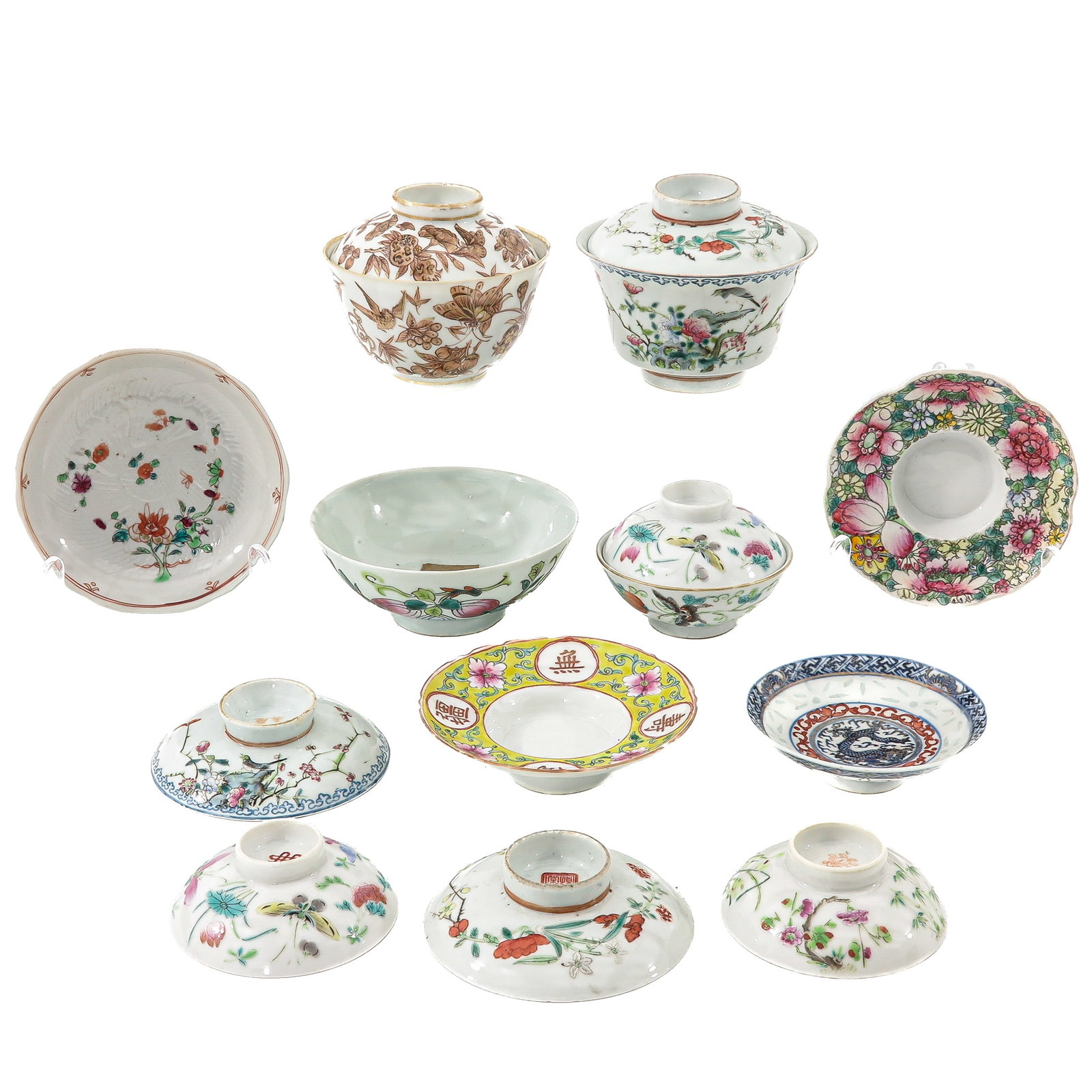 A Varied Group of Porcelain: Including tea bowls, saucers, some with covers, in a variety of decors and sizes, largest saucer is 12 cm in diameter, including 18th Century, in diverse conditions.