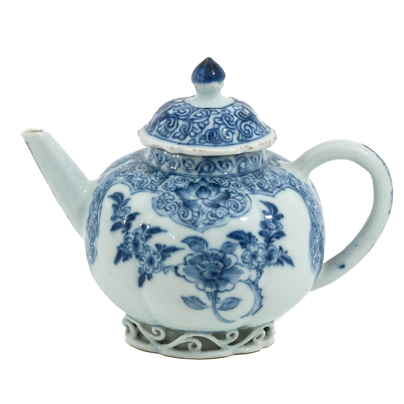 A Blue and White Teapot (1 of 6)