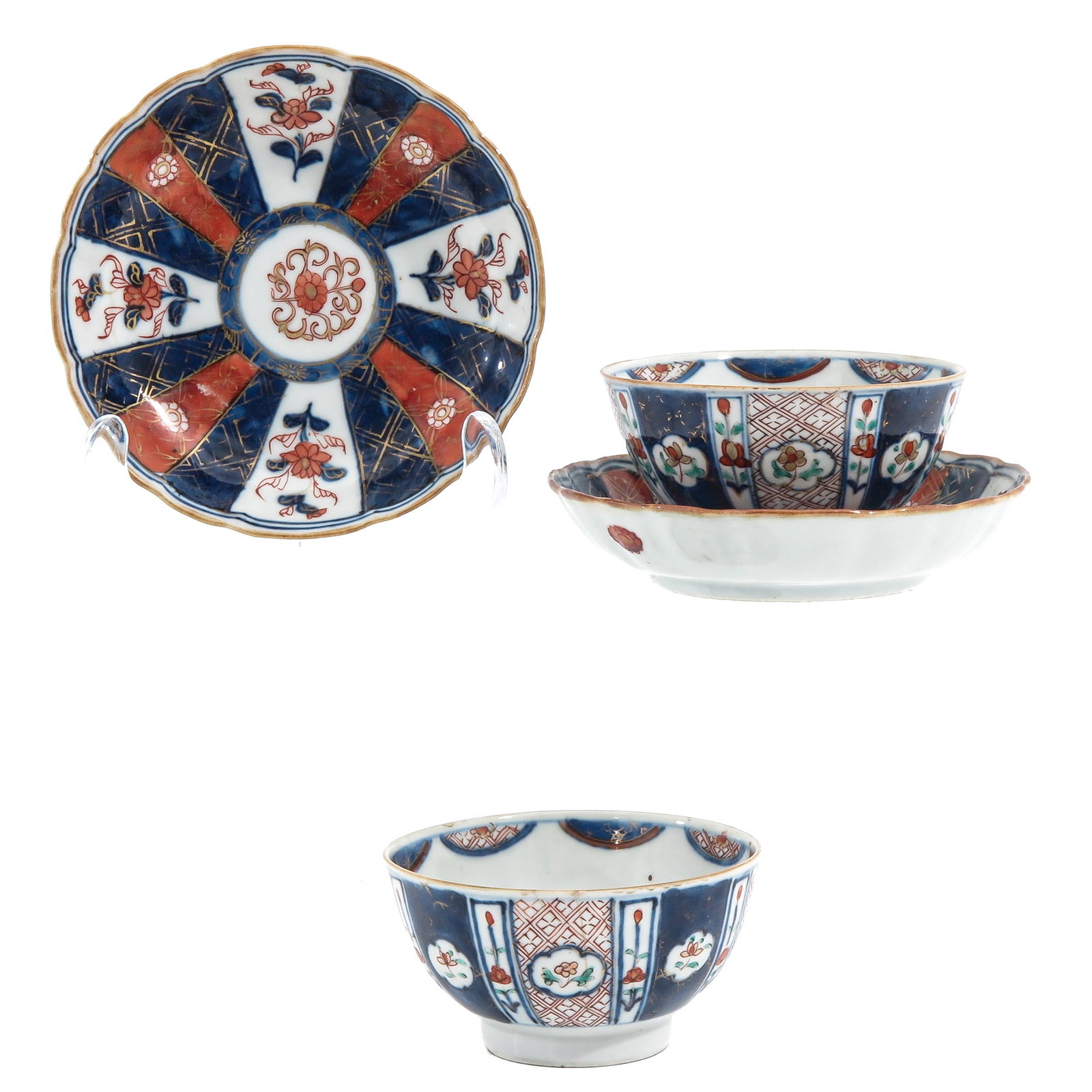 A Pair of Imari Cups and Saucers (1 of 8)