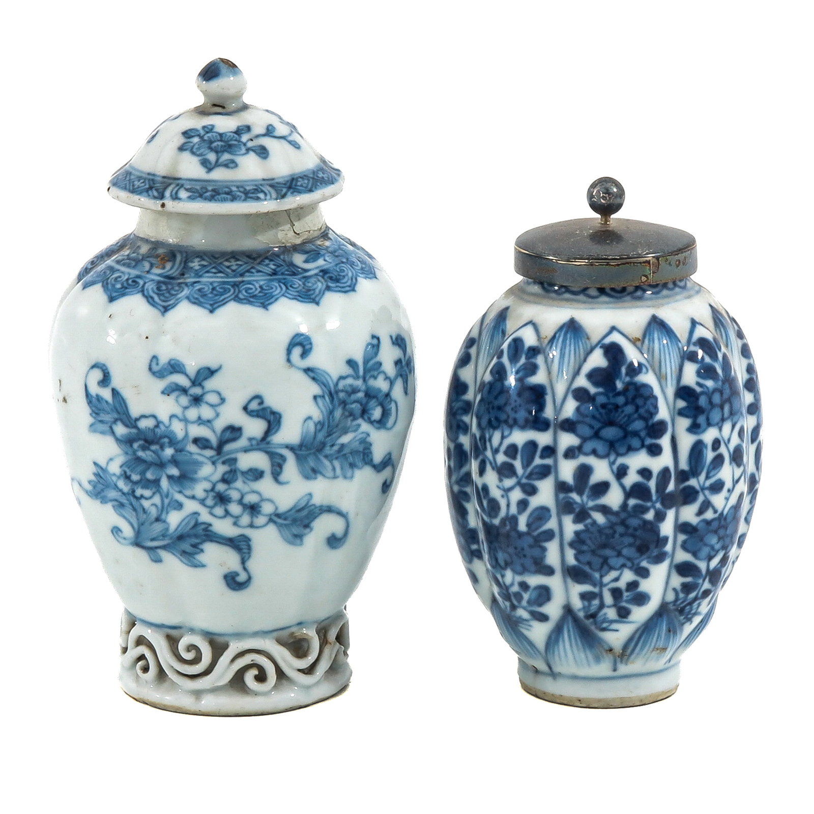 A Lot of 2 Tea Caddies: Baluster form, decorated with floral motifs, 18th Century, tallest caddy is 13 cm, in diverse conditions.