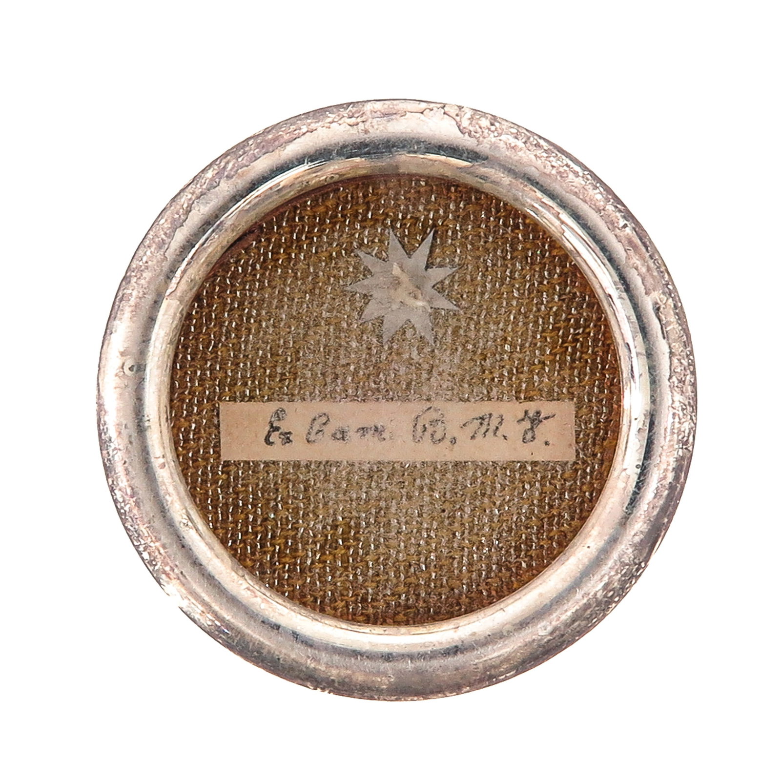 Sealed theca: containing a relic of the Blessed Virgin Mary (patroness of, among others, the Carmelites), ex camisia, with certificate, diameter 4 cm., you are purchasing the reliquary, the relics are a gift