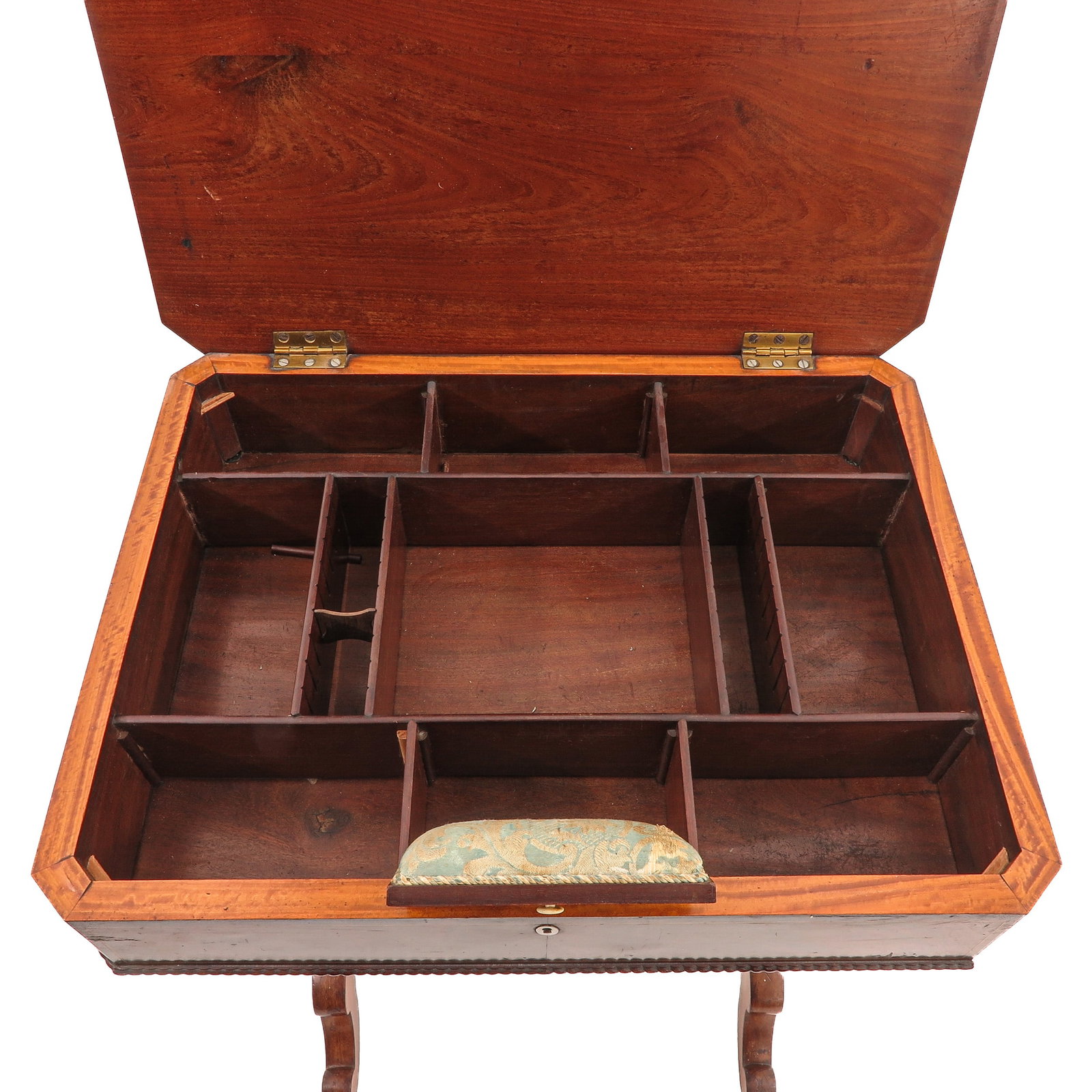 A Sewing Table - 7