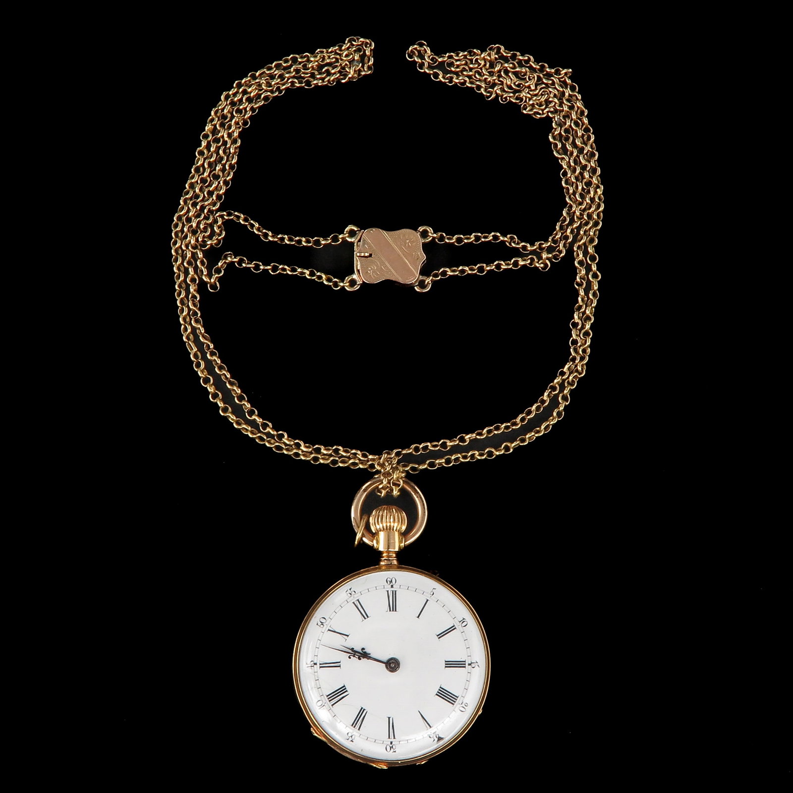A Pocket Watch: 18 Krt. gold case, with white enamelled dial with Roman numerals, provided with a 14 Krt. gold watch chain, case diameter 31 mm., length chain 45 cm.