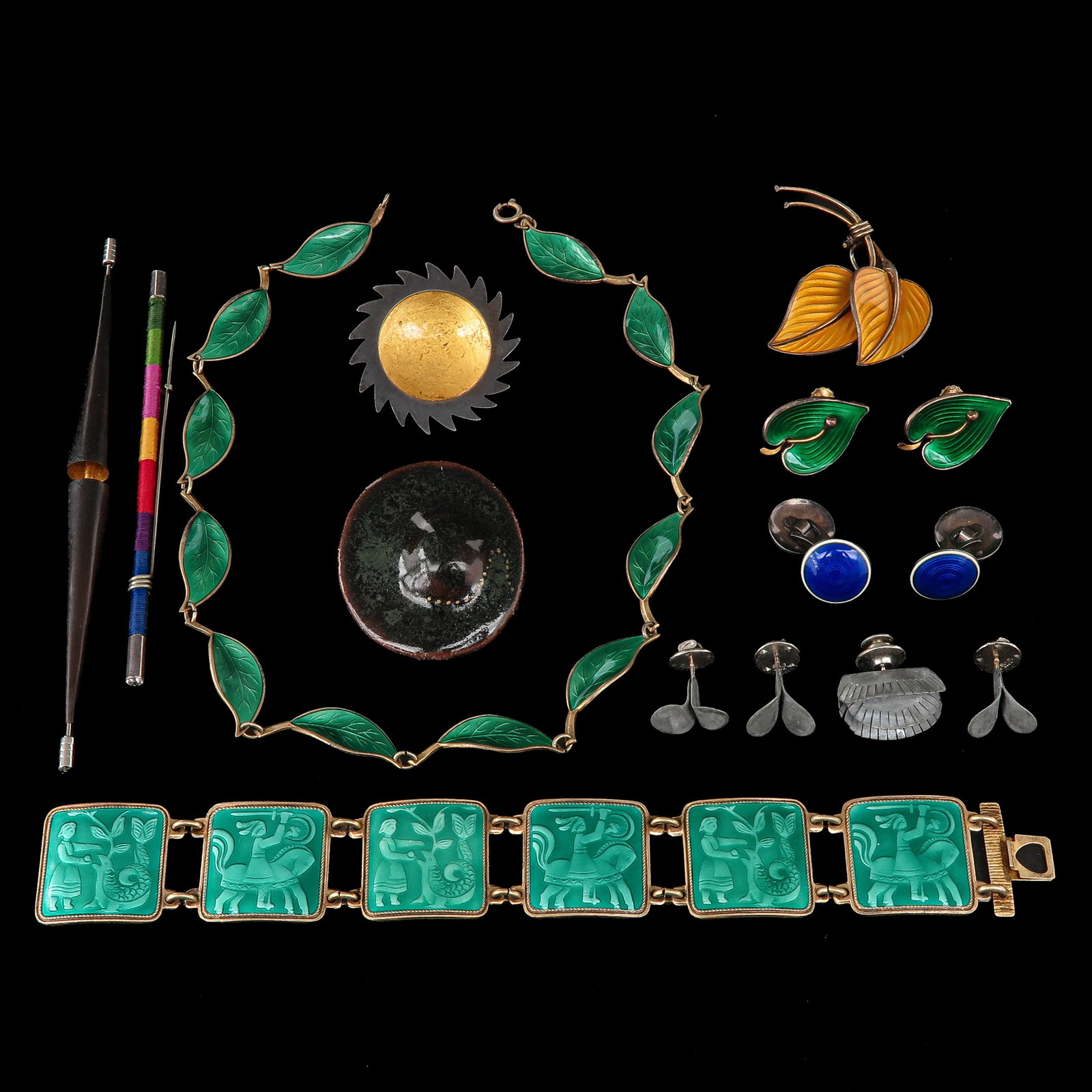 A Diverse Collection of Jewelry (1 of 10)
