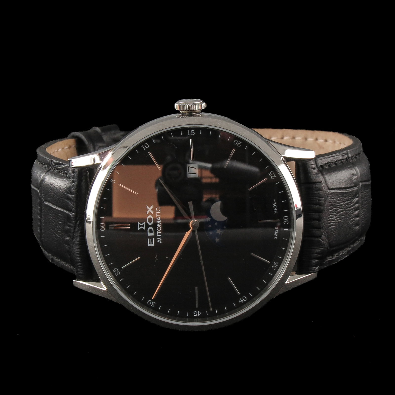 A Men's Edox Watch: Edox, moonphase, automatic, case diameter 42 mm.