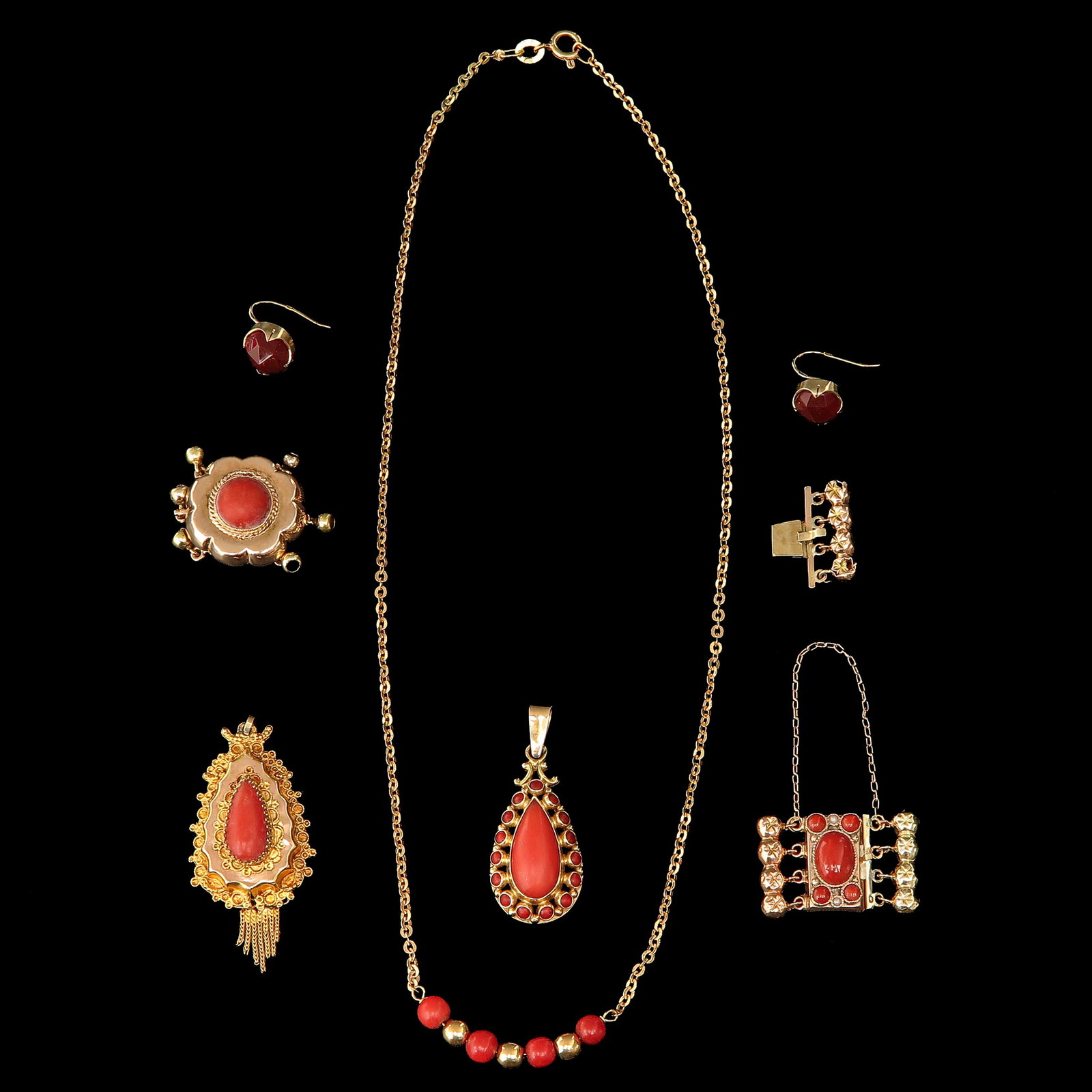 A Collection of Jewerly: collection of jewellery, including red coral and gold, length necklace 39 cm.