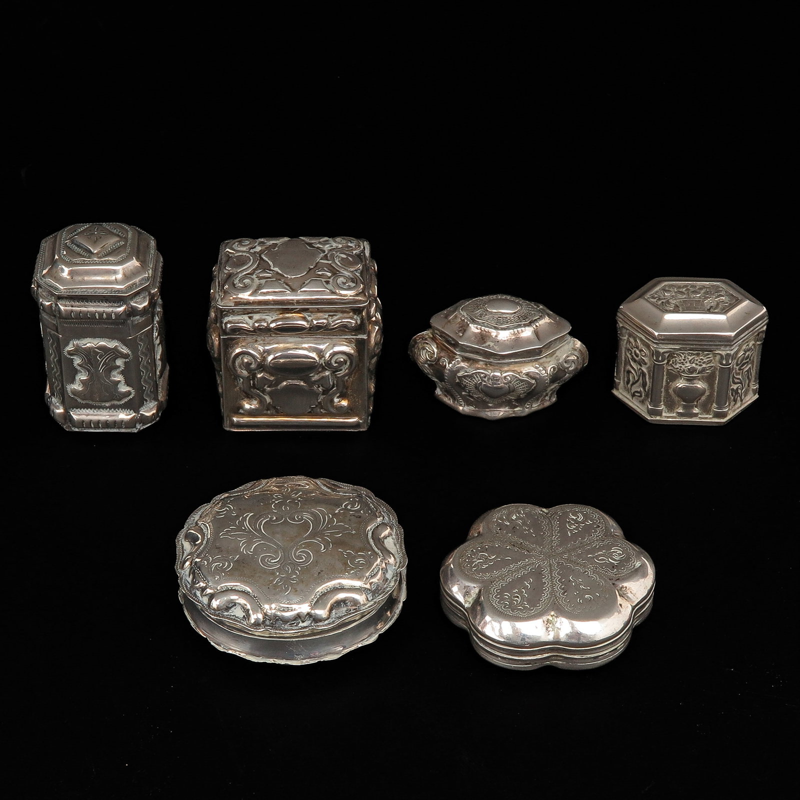 A Collection of Silver Boxes: consisting of 6 silver loderein boxes and peppermint boxes, silver, largest 6 cm.