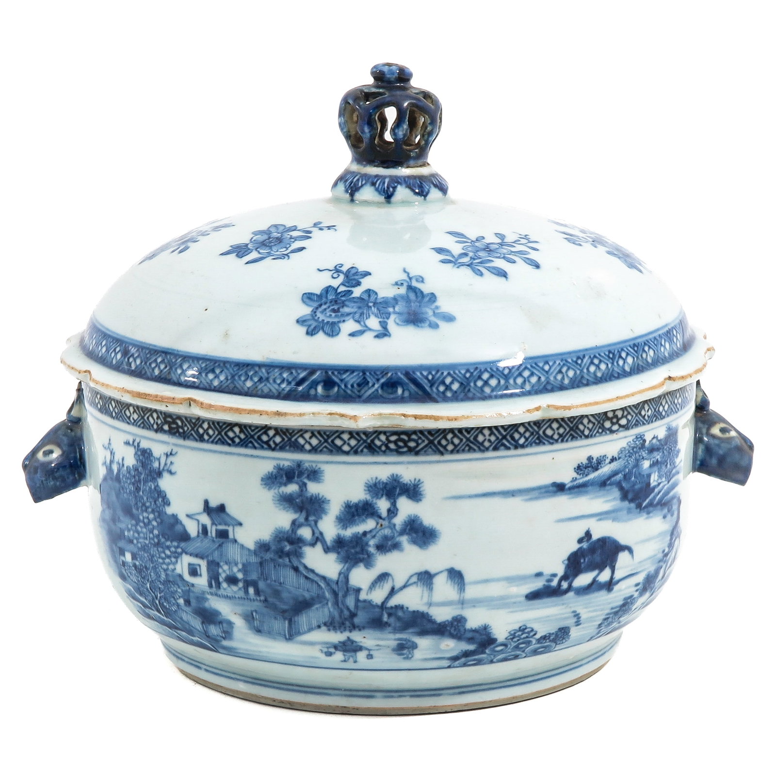 A Blue and White Covered Tureen (1 of 6)