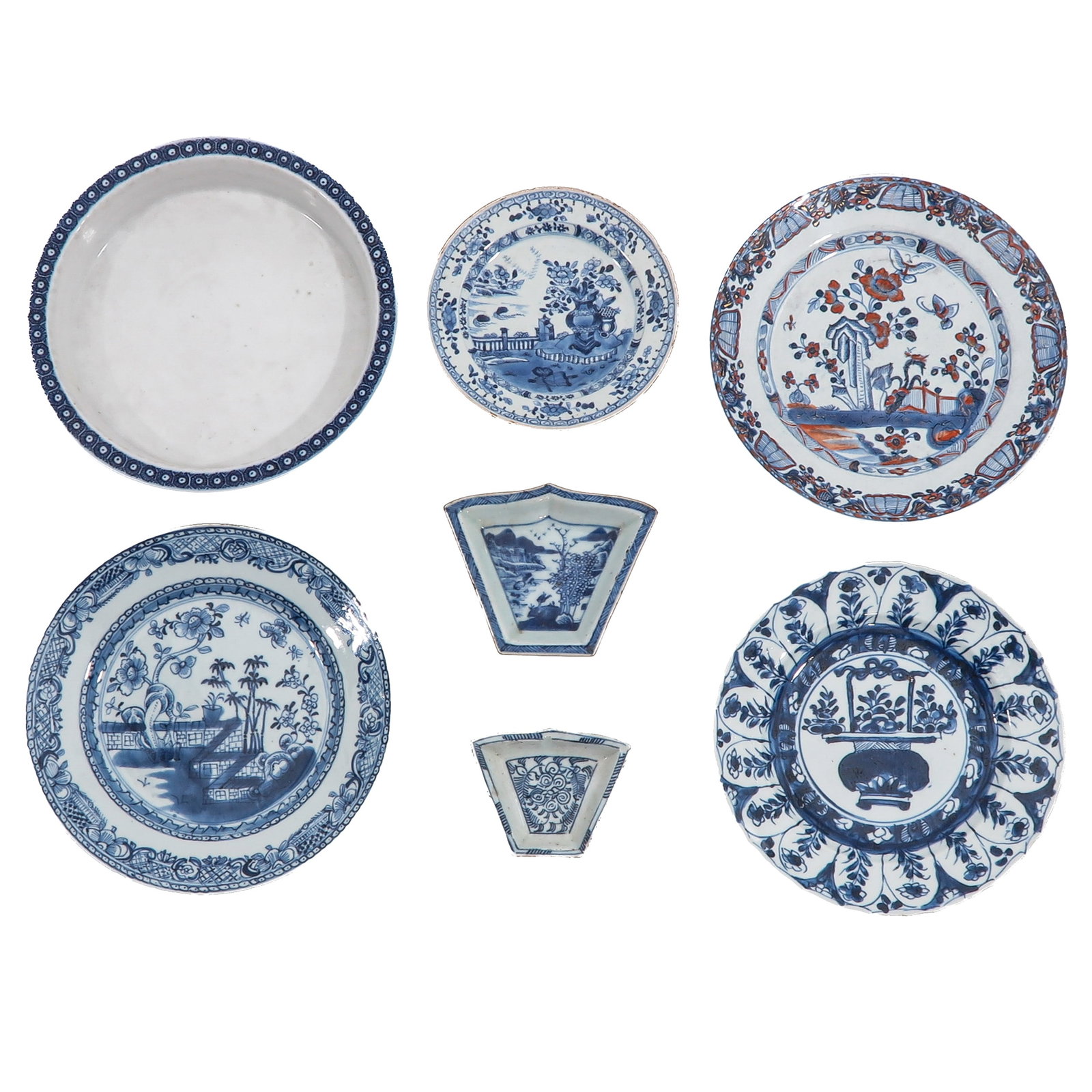 A Diverse Collection of Porcelain: 7 pieces, including plates in a variety of decors and sizes, including 18th Century, largest plate is 22 cm.