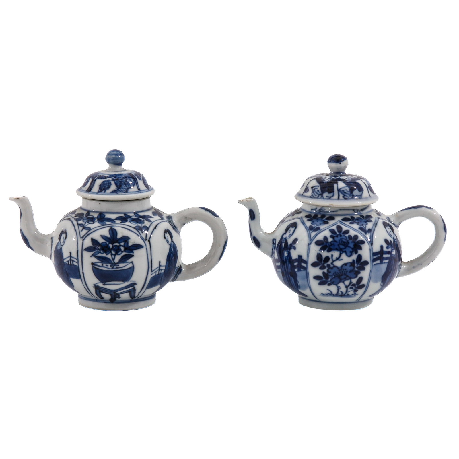 A Lot of 2 Blue and White Teapots (1 of 6)