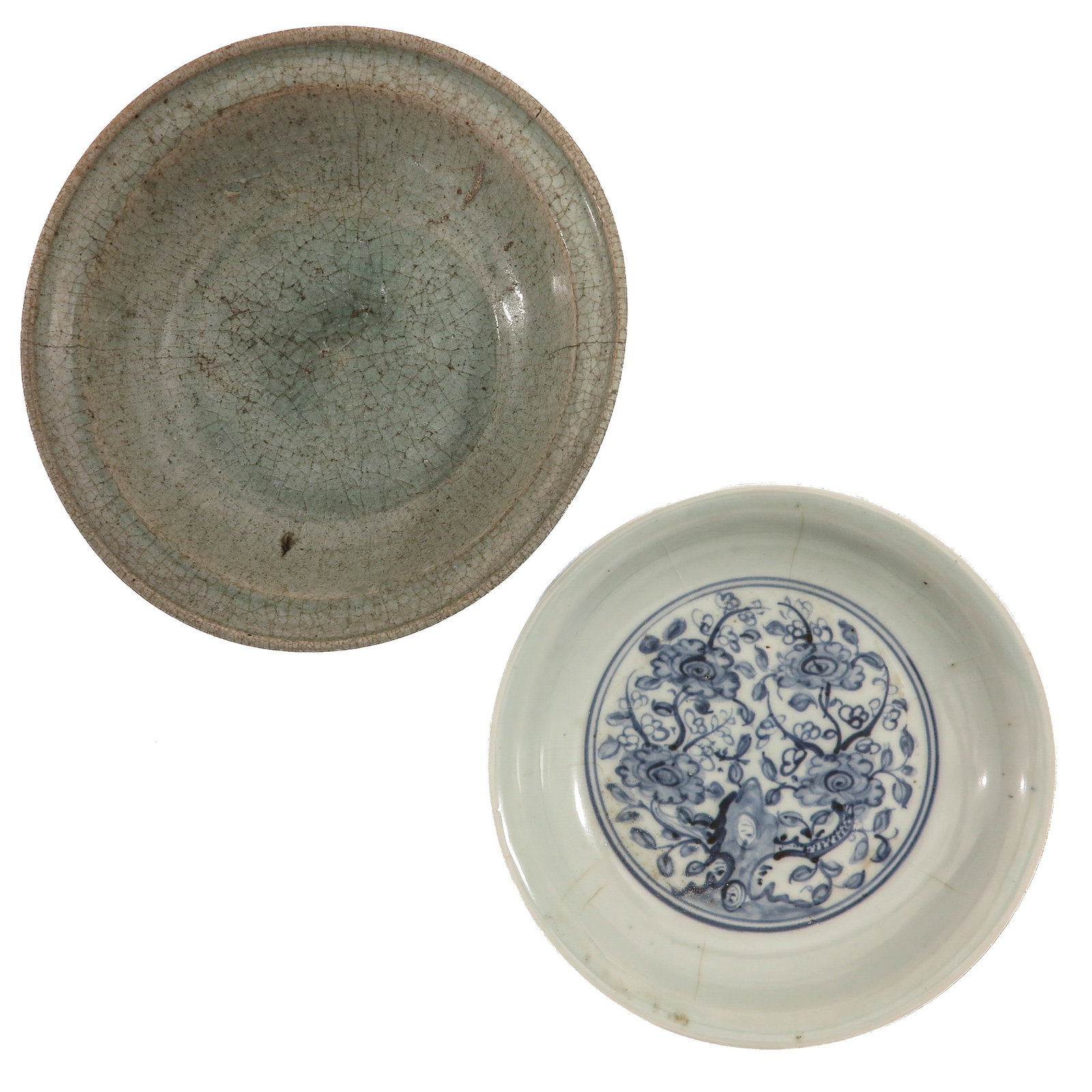 A Lot of 2 Dishes: Including a celadon glazed stoneware dish with crackle glaze and a dish decorated in underglaze blue with a central scene in a garden, including Ming dynasty, largest plate is 21 cm. in diameter, chip