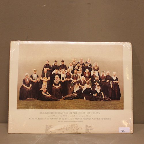 Art: Platinum print hand colored showing women from the zeeland area, 1920 40 x 30 cm