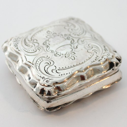 Dutch Silver Antique Pill Box Gerrit Regitdoorzis: 19th Century, Gerrit Regitdoorzis, Schoonhoven 1879