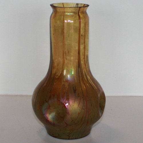Loetz Iridescent Papilon Vase: 22 x 11 x 11 cm