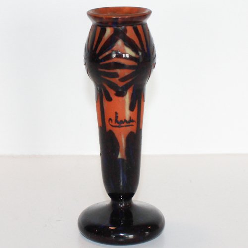 Signed Charder & Le Verre Francais: 1927-1928, 18 x 7 x 7 cm. Good condition with no chips, cracks or restorations.