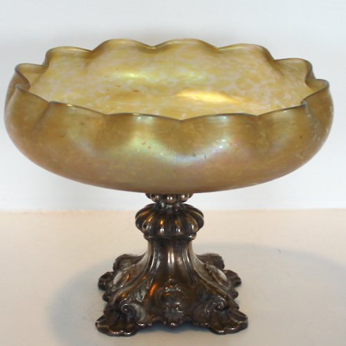 Loetz Iridescent Footed Papilon Compote: 16 x 20 x 20 cm