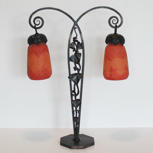 Signed Daum Nancy Art Nouveau Table Lamp: A Daum Nancy table lamp with a wrought iron.