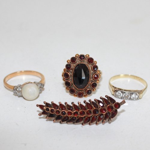 Misc. Lot of 14KG and Gem Stone Jewelry: in which 3 rings and a brooch with diamonds and garnet, 13.5 gram
