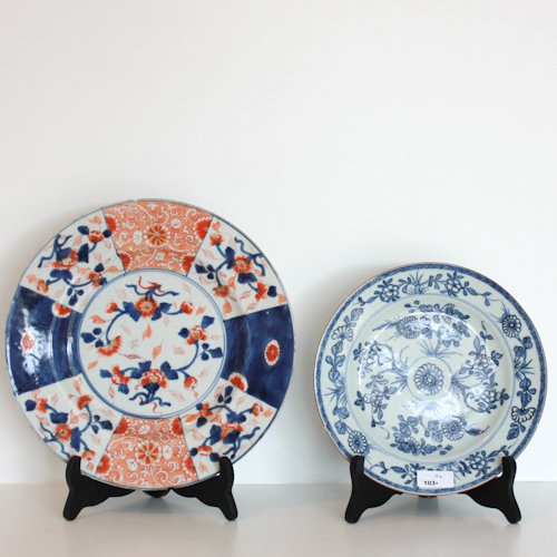 Lot of 2 Antique Plates: one Imari, largest is 29 cm in diameter