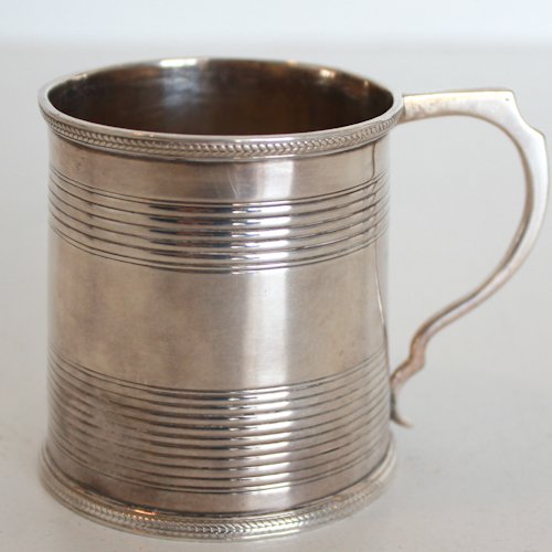 18th Century English Silver Baby Cup: 96 gram, 9 x 6 x 7 cm