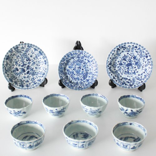 10 Pieces of 18th and 19th Century China Porcelain Cups: 13 cm diameter of saucer, cup measures 4 x 7 x 7 cm