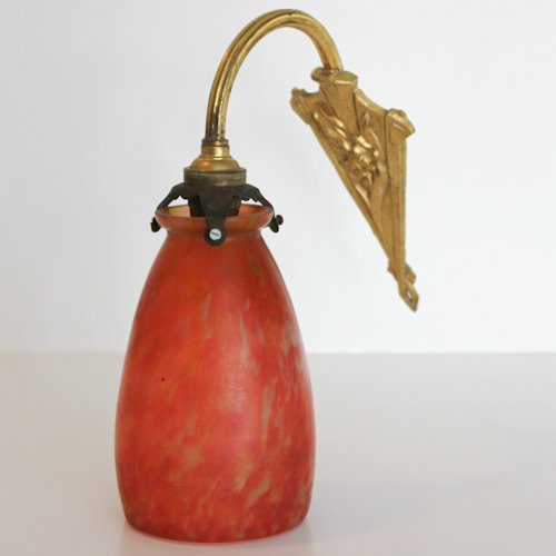 Art Nouveau Signed Daum Nancy Wall Sconce: 25 x 25 x 10 cm