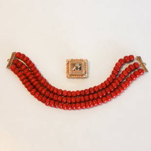 19th Cent. Red Coral Necklace with 14KG Volendam Clasp: 13 - 15 mm diameter of coral, 313 gram