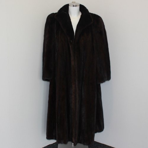 Exceptional Quality Ladies Full Length Mink Coat: Exceptional Quality Ladies Full Length Mink Coat