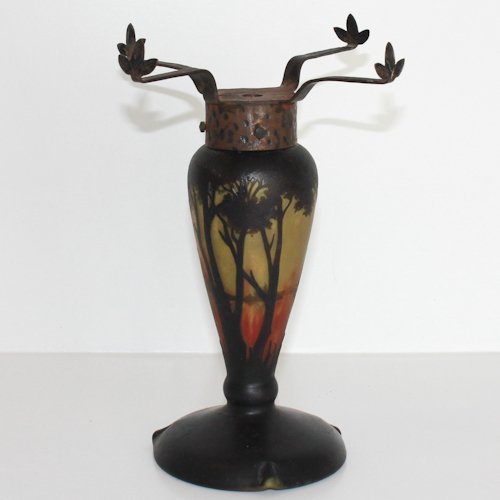 Art Nouveau Signed Daum Nancy Table Lamp: 25 cm tall