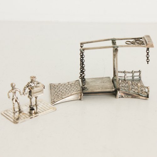 Lot of 2 Miniature Dutch Silver Items: including draw bridge 2nd degree silver, year letter hallmarked 1978 and also C. Sout Rotterdam 1961-2002, 51.5 gram