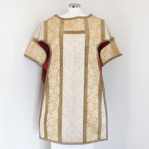 1920s Vintage Preist Vestment: with white and gold beautiful brocade fabric lined in burgundy, 106 cm long