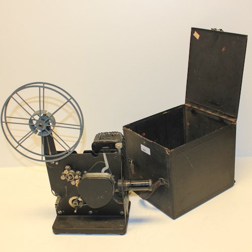 Vintage Projector in Box: Vintage projector in box